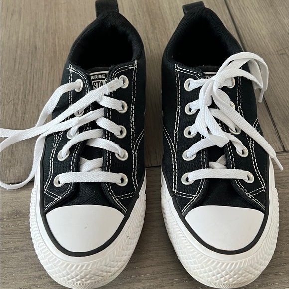 Black Low Top Converse - Youth Size 5 - Picture 7 of 7